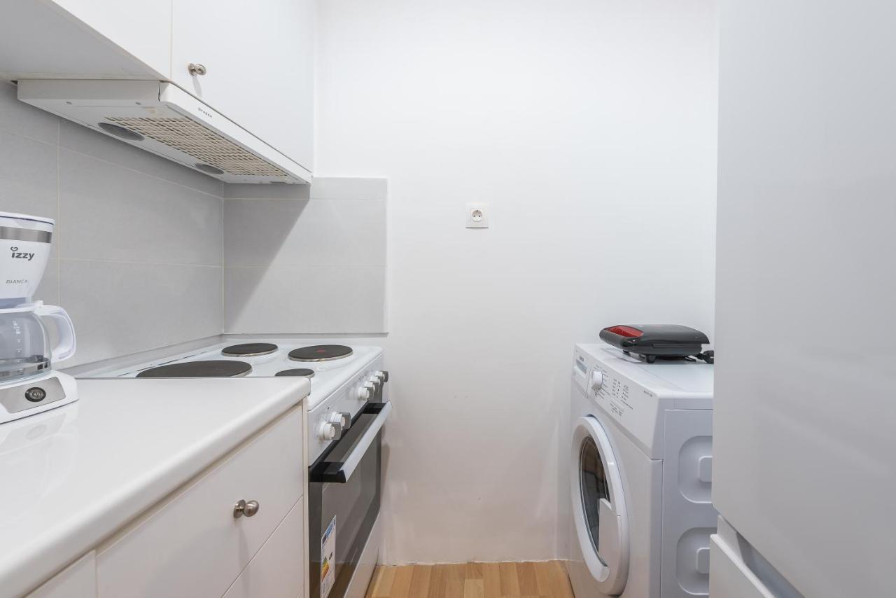 Apartment At Megaro Mousikis St Semi Basement 1Bed 2 Pers Athens Exterior photo