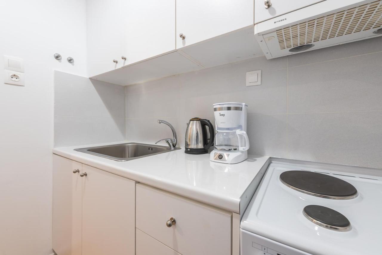 Apartment At Megaro Mousikis St Semi Basement 1Bed 2 Pers Athens Exterior photo