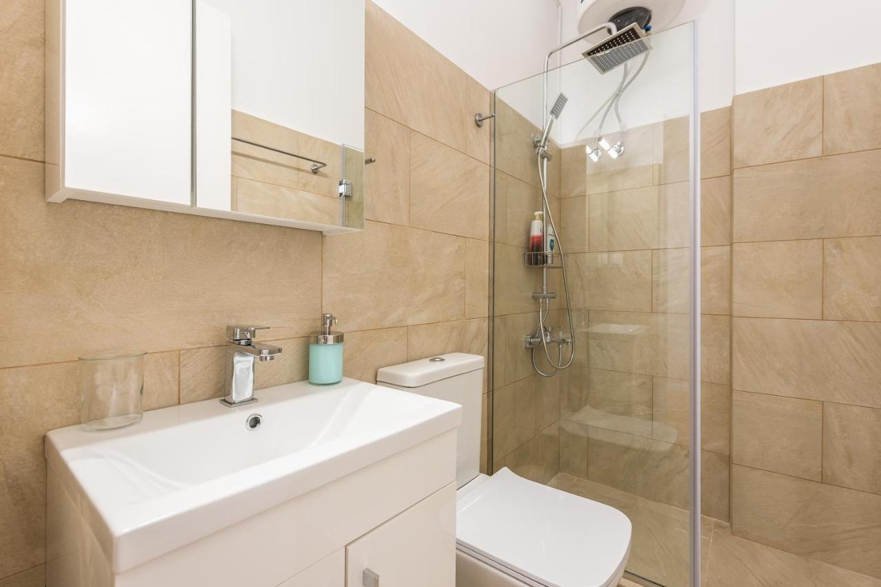 Apartment At Megaro Mousikis St Semi Basement 1Bed 2 Pers Athens Exterior photo